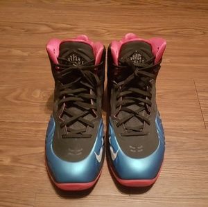 Size 11 Nike hyperfuse
